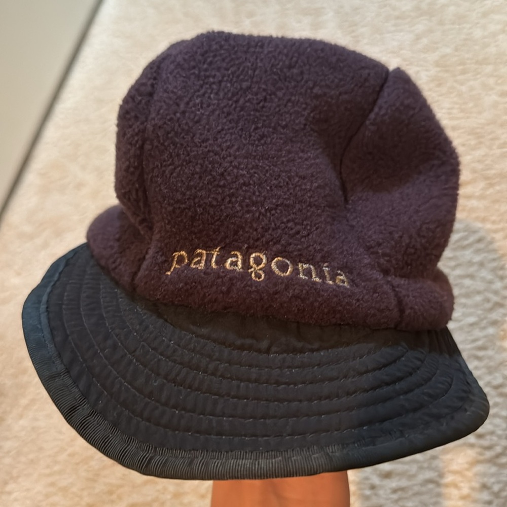 Vintage Black Patagonia Synchilla Fleece Duckbill Ear Flap Hat Size M USA